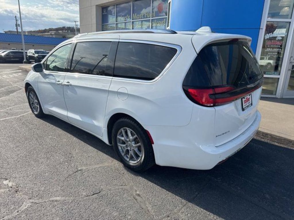 Used 2021 Chrysler Pacifica Touring L Van Passenger Van