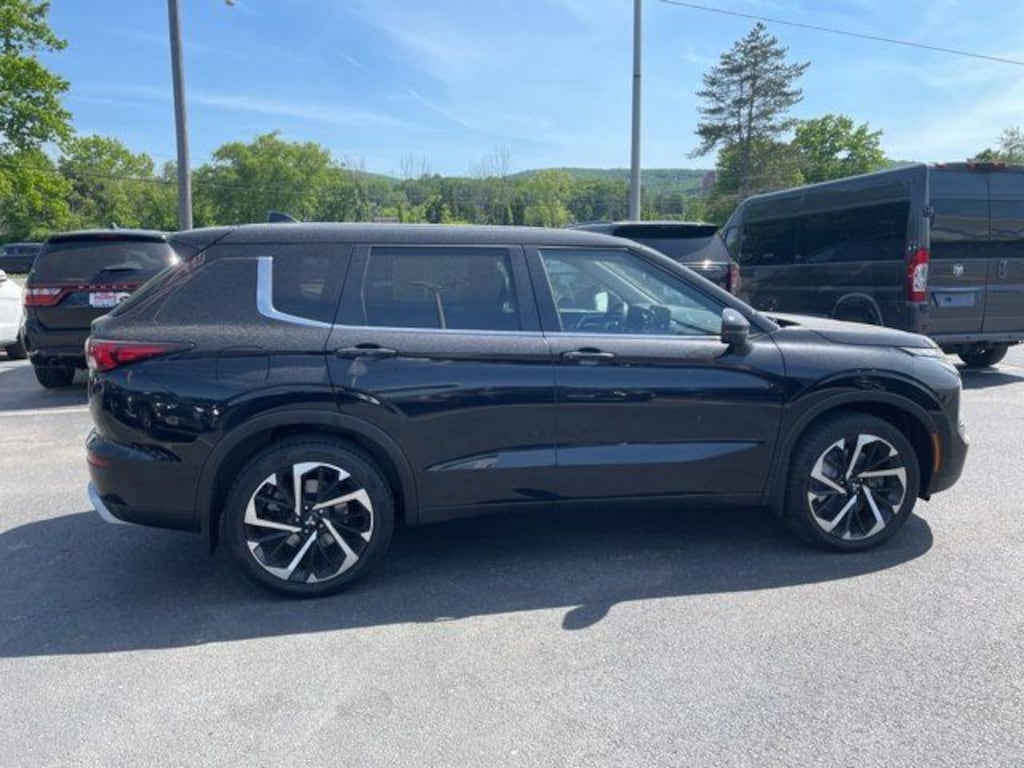 Used 2022 Mitsubishi Outlander CUV