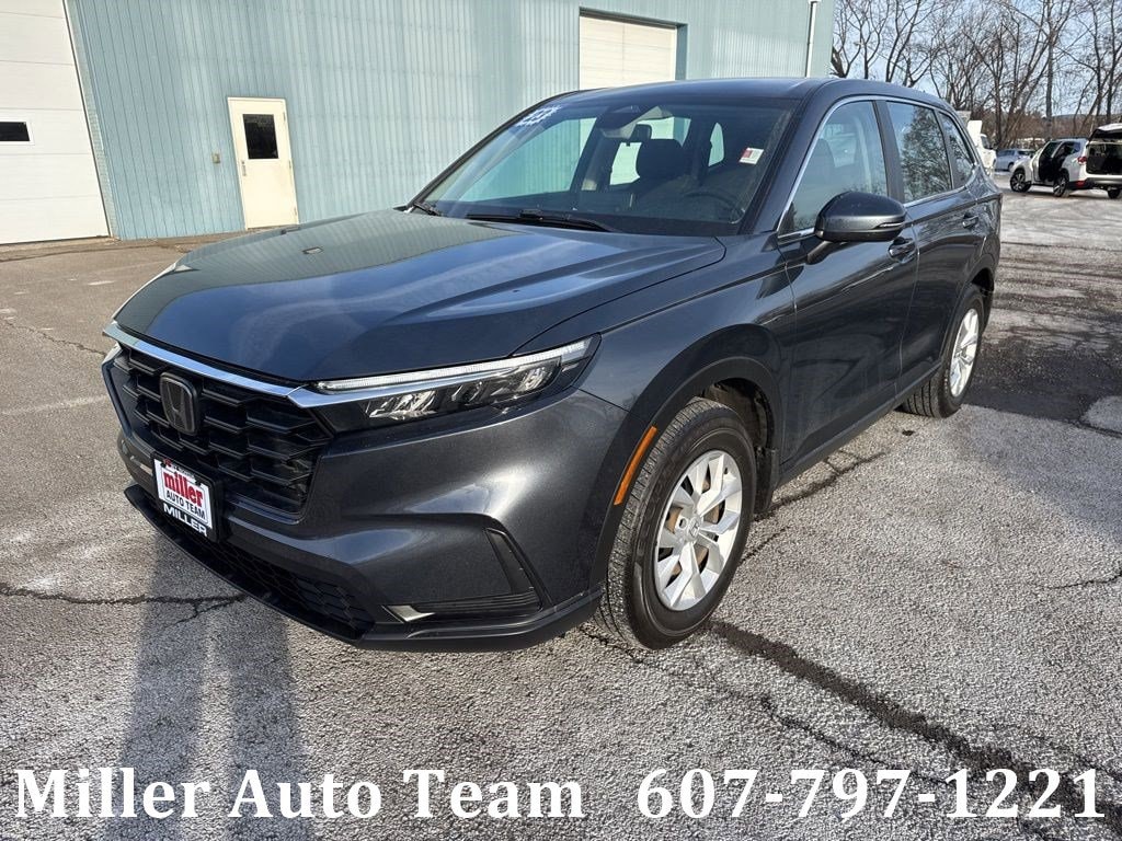 2023 Honda CR-V LX's photo