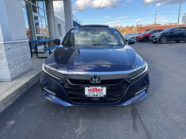 2019 Honda Accord photo 2