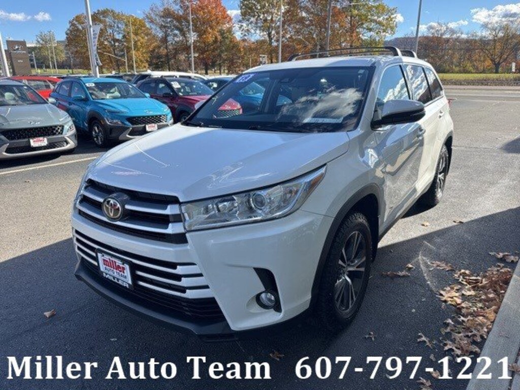 Used 2019 Toyota Highlander LE V6 SUV