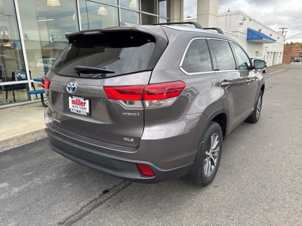 Used 2019 Toyota Highlander Hybrid XLE V6 SUV