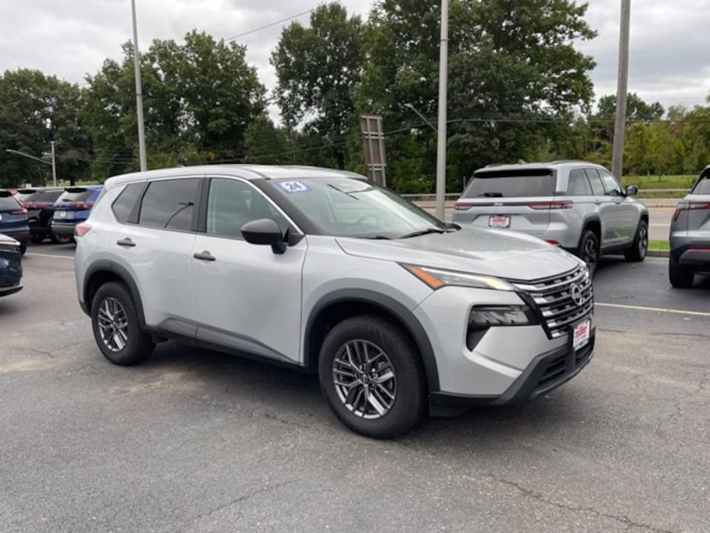 Used 2024 Nissan Rogue S SUV