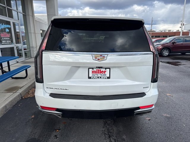 2023 Cadillac Escalade Premium Luxury photo 4