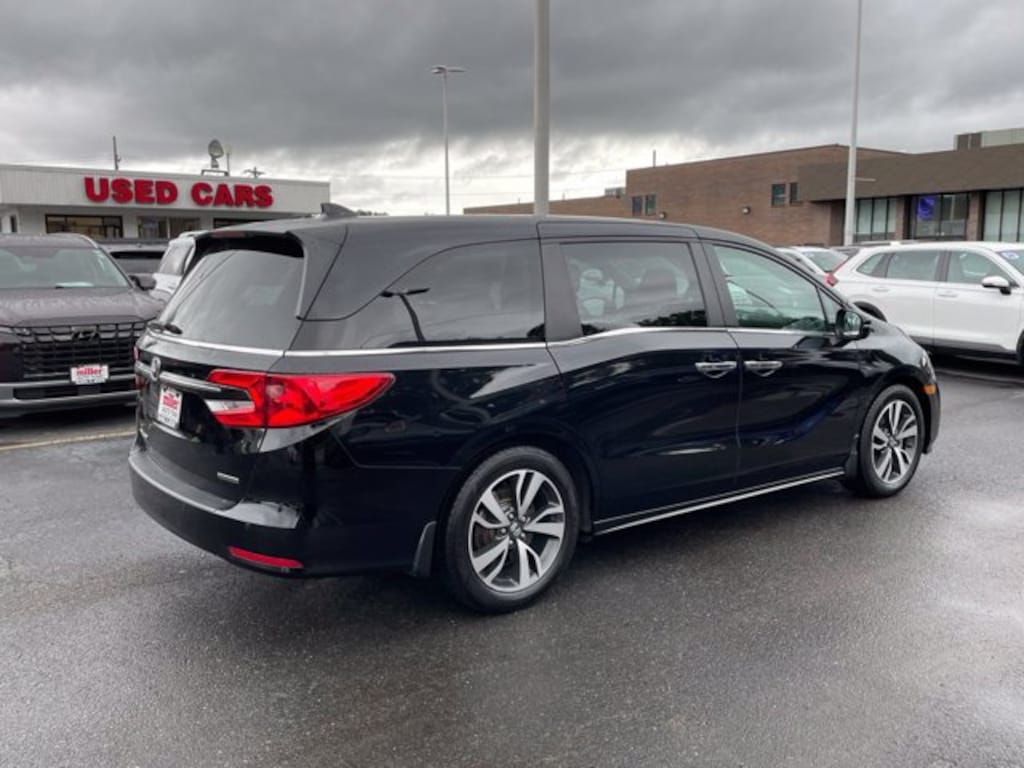 Used 2023 Honda Odyssey Touring Van