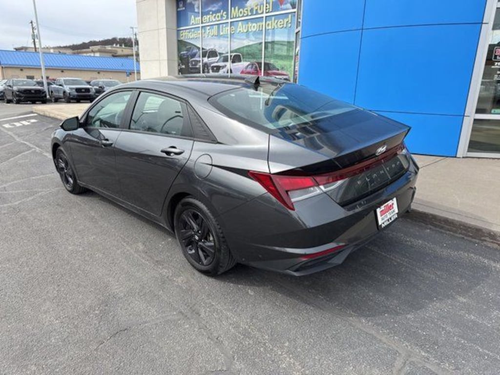 Used 2023 Hyundai Elantra SEL Sedan