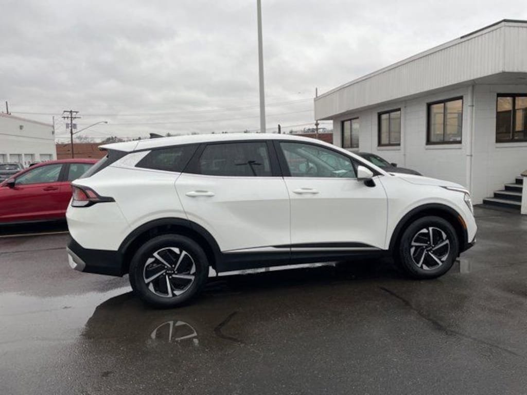 Used 2023 Kia Sportage Hybrid LX SUV