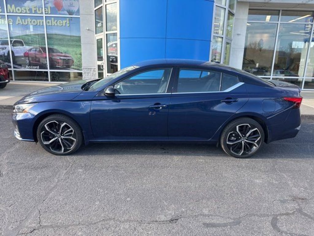 Used 2023 Nissan Altima 2.5 SR Sedan