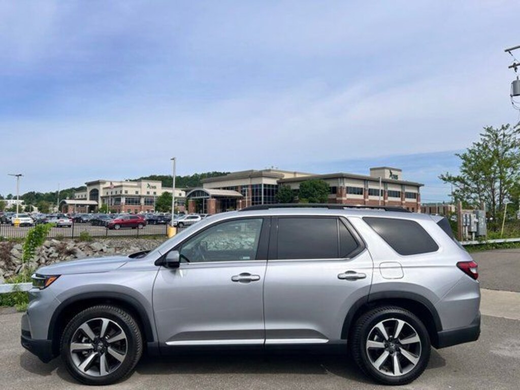 Used 2023 Honda Pilot Elite SUV
