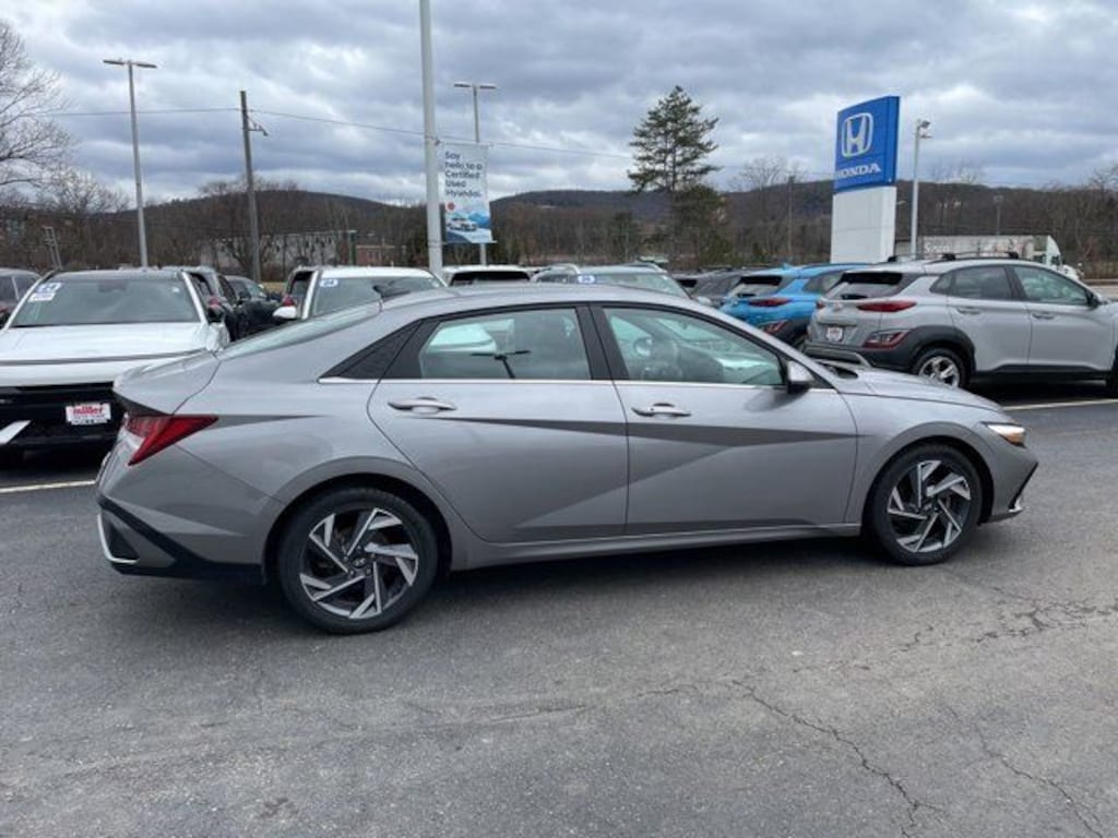 Used 2024 Hyundai Elantra SEL Sedan