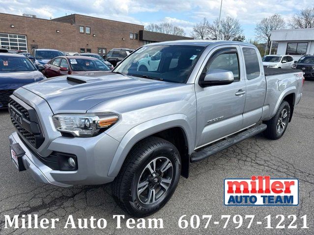 2017 Toyota Tacoma TRD Sport Access Cab 4x4 V6 M/T Std Bed's photo