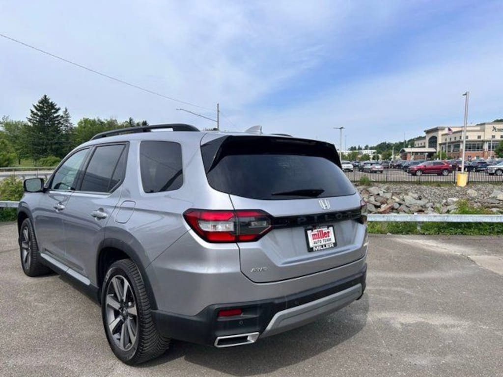 Used 2023 Honda Pilot Elite SUV