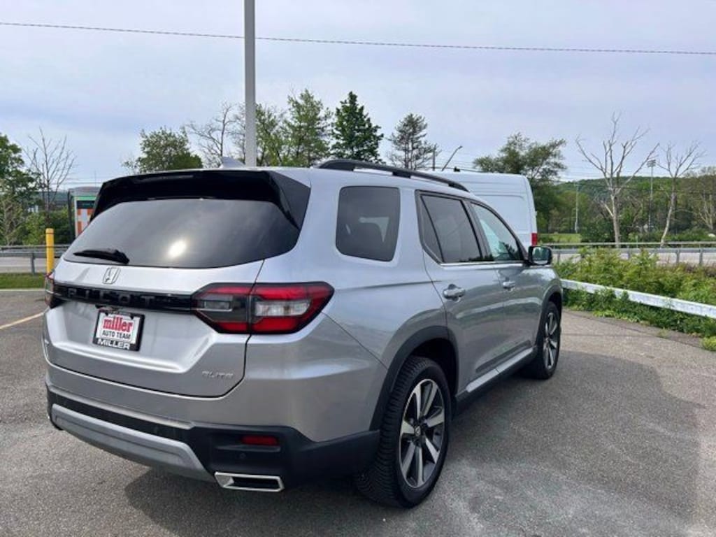 Used 2023 Honda Pilot Elite SUV