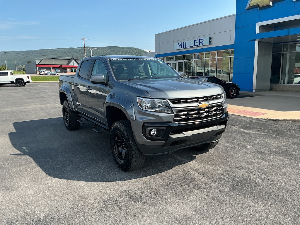 Used 2022 Chevrolet Colorado 4WD LT Truck