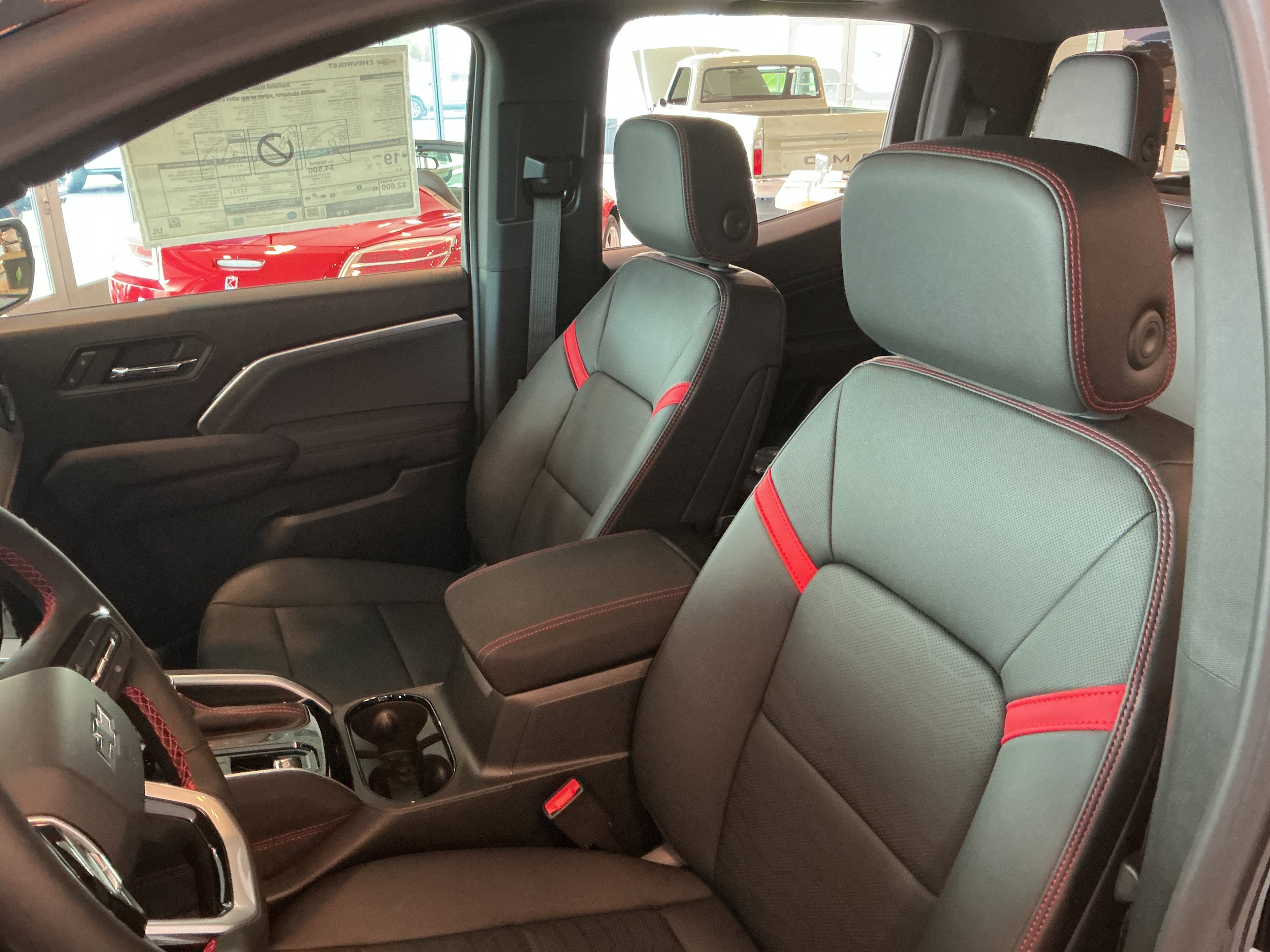 2026 Chevrolet Colorado Z71 - Photo 9