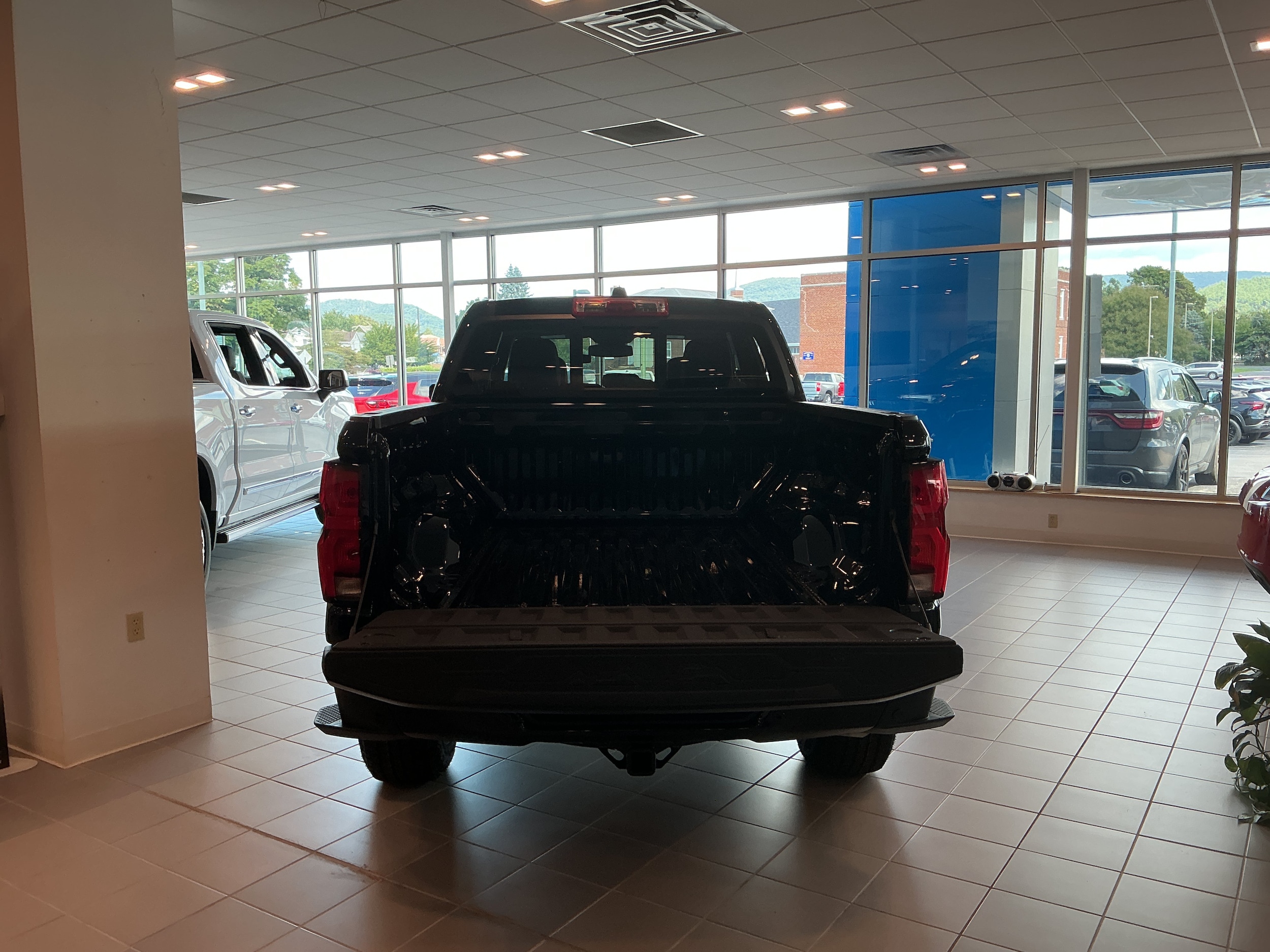 2026 Chevrolet Colorado Z71 - Photo 8