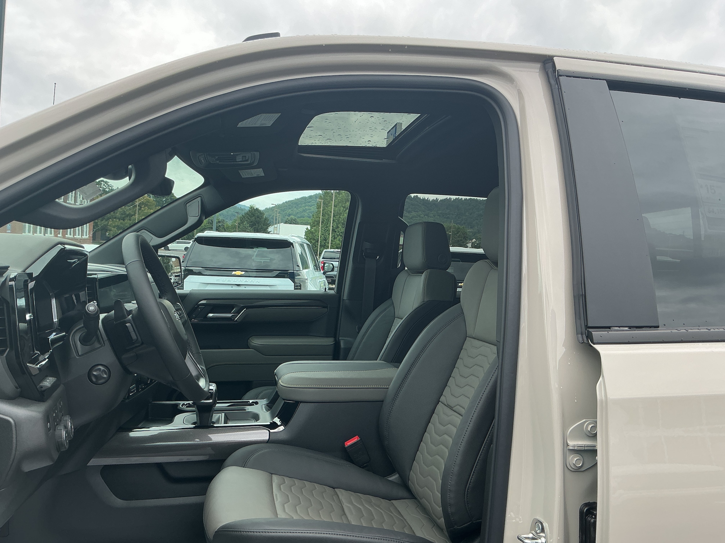 2026 Chevrolet Silverado 1500 ZR2 - Photo 13