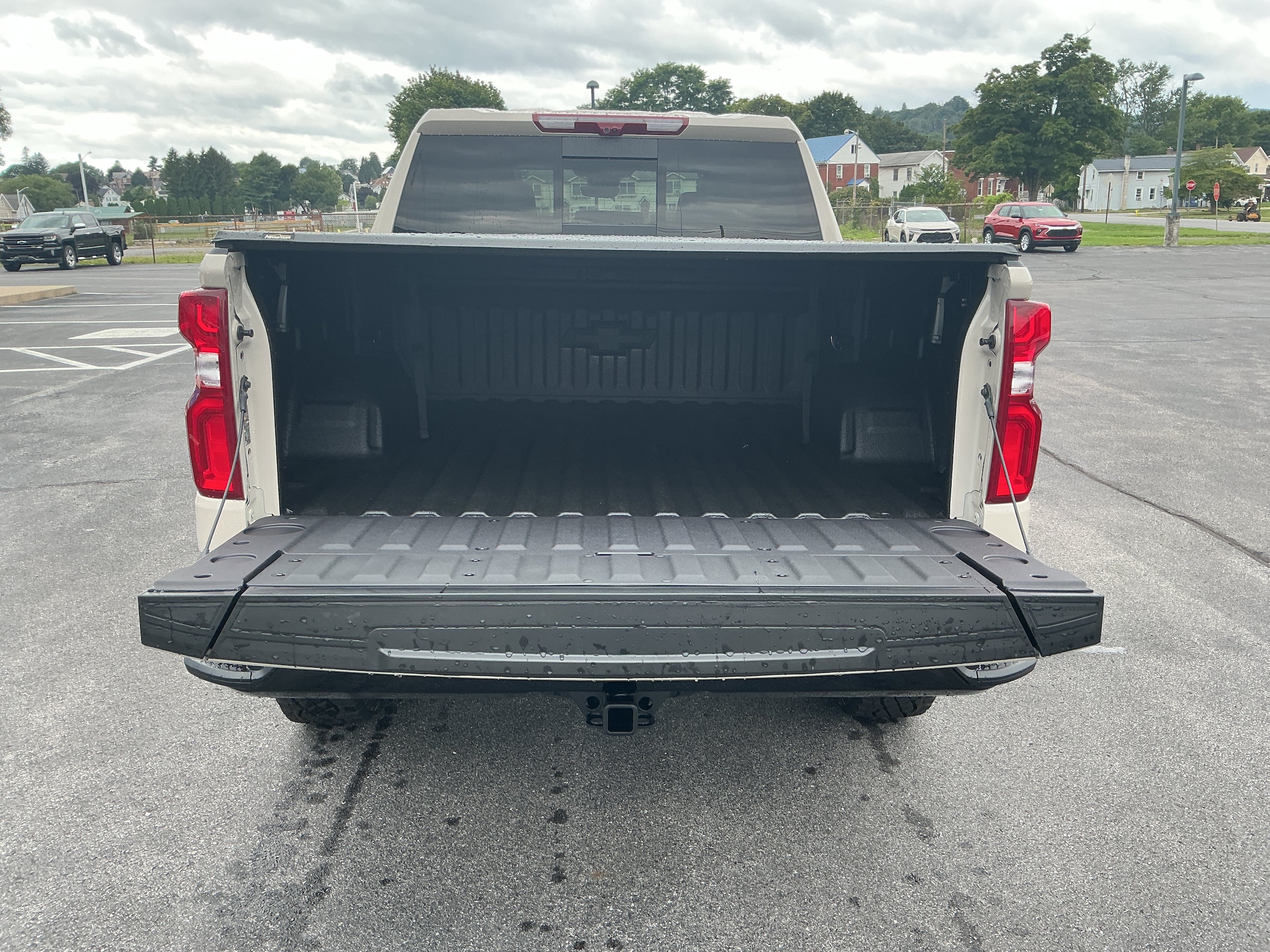 2026 Chevrolet Silverado 1500 ZR2 - Photo 10