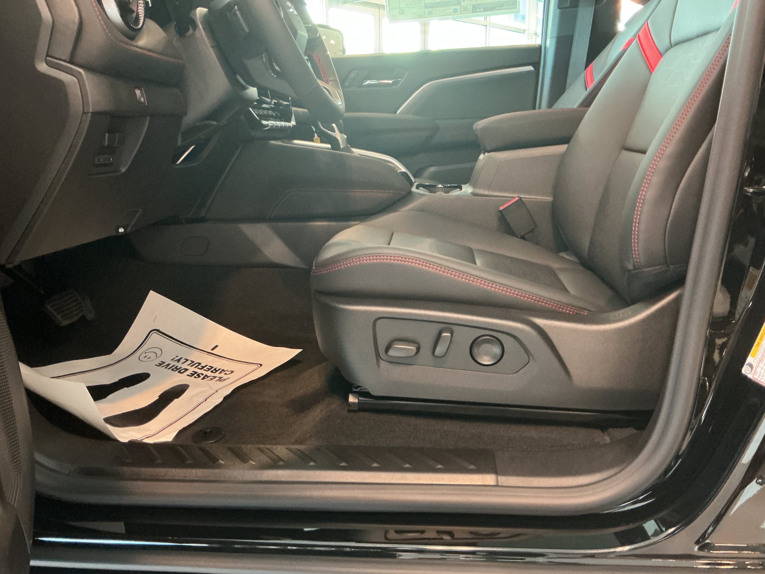 2026 Chevrolet Colorado Z71 - Photo 12