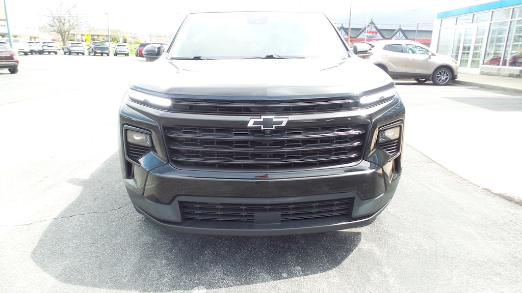 Used 2024 Chevrolet Traverse LT SUV