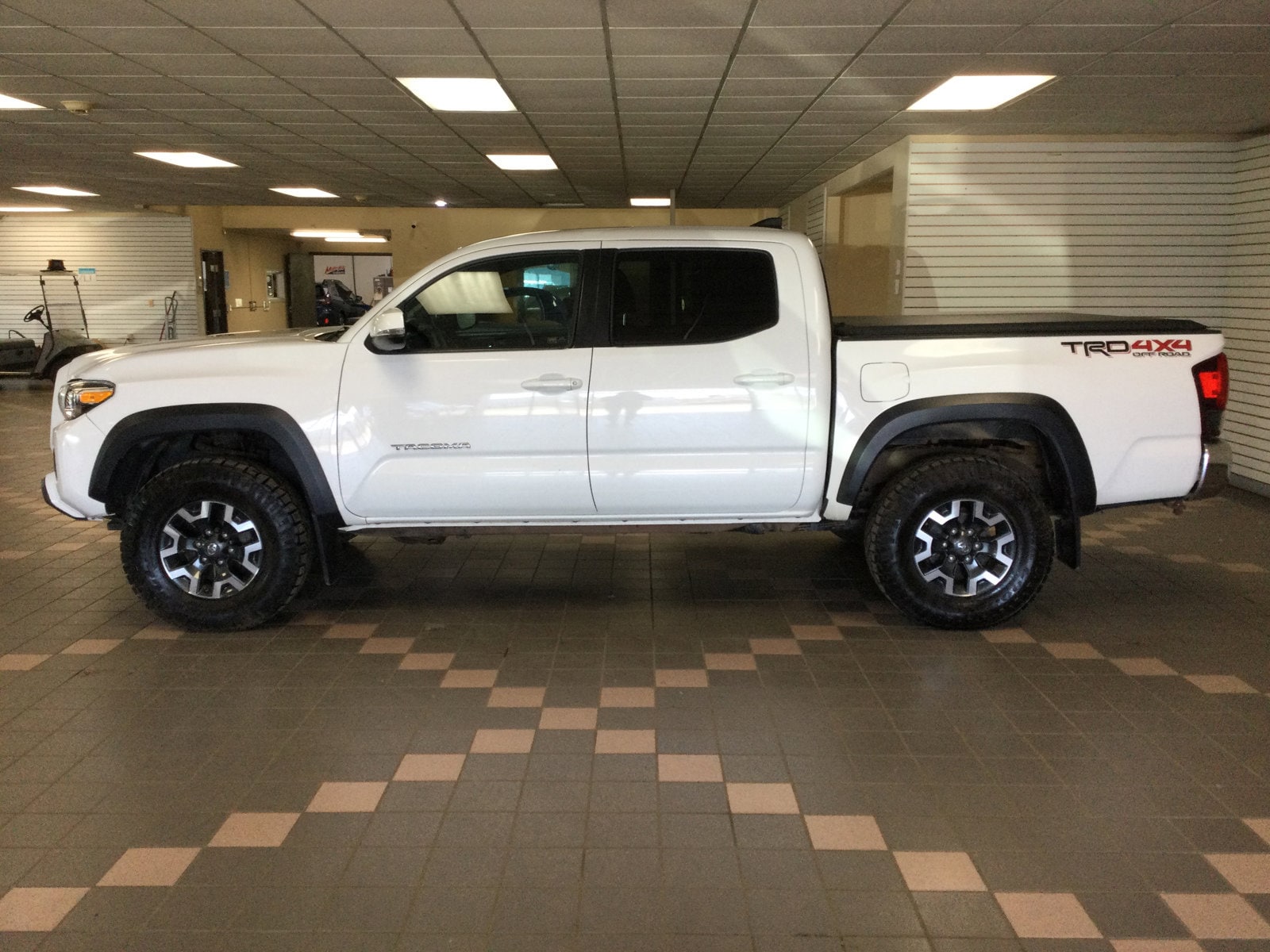Used 2019 Toyota Tacoma TRD Off Road with VIN 3TMCZ5AN2KM274410 for sale in Hermantown, Minnesota