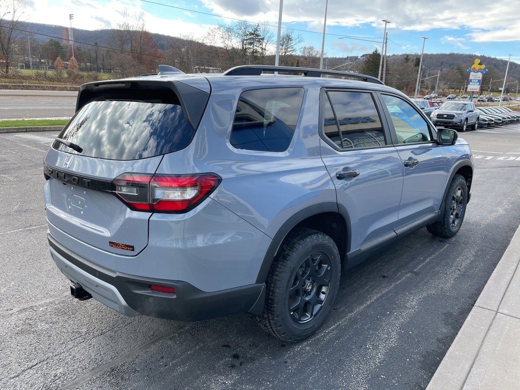 New 2025 Honda Pilot TrailSport SUV