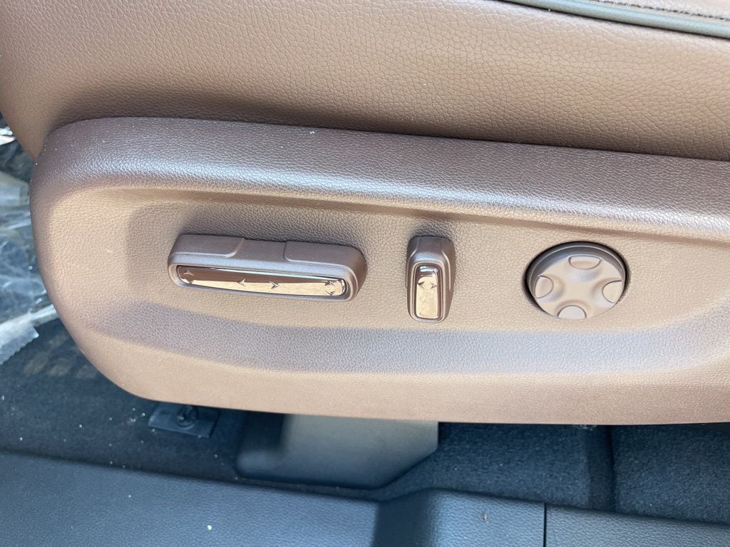 2026 Honda Odyssey Touring - Photo 9