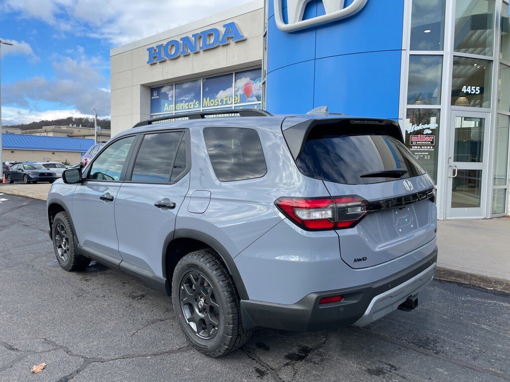 New 2025 Honda Pilot TrailSport SUV