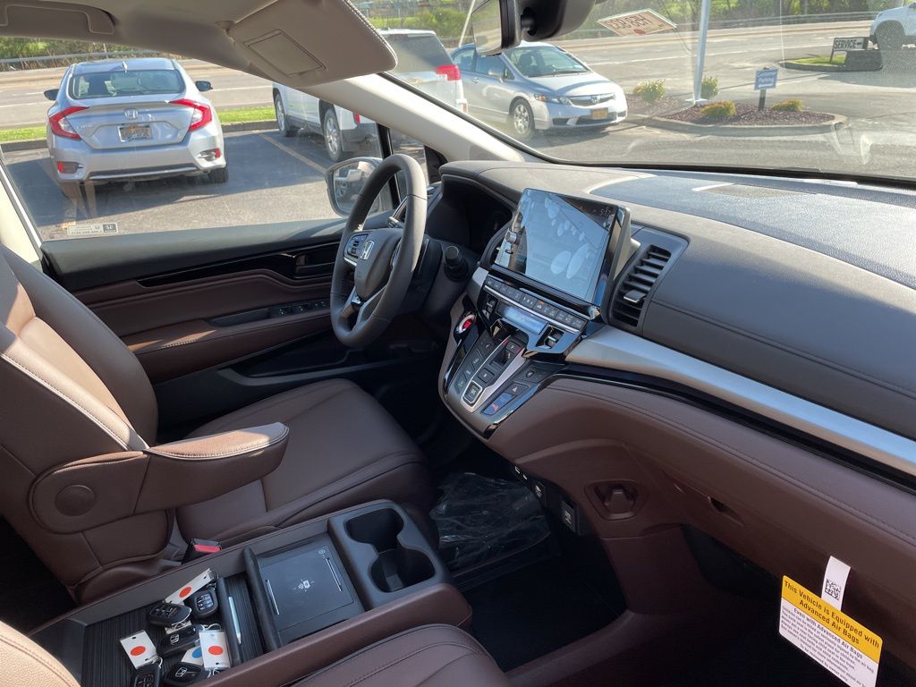 2026 Honda Odyssey Touring - Photo 8