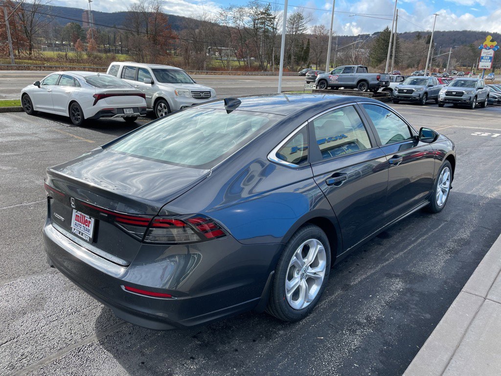 New 2025 Honda Accord LX Sedan