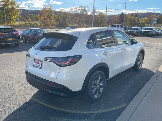 2026 Honda HR-V LX photo 4