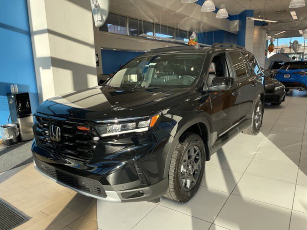 New 2025 Honda Pilot TrailSport SUV