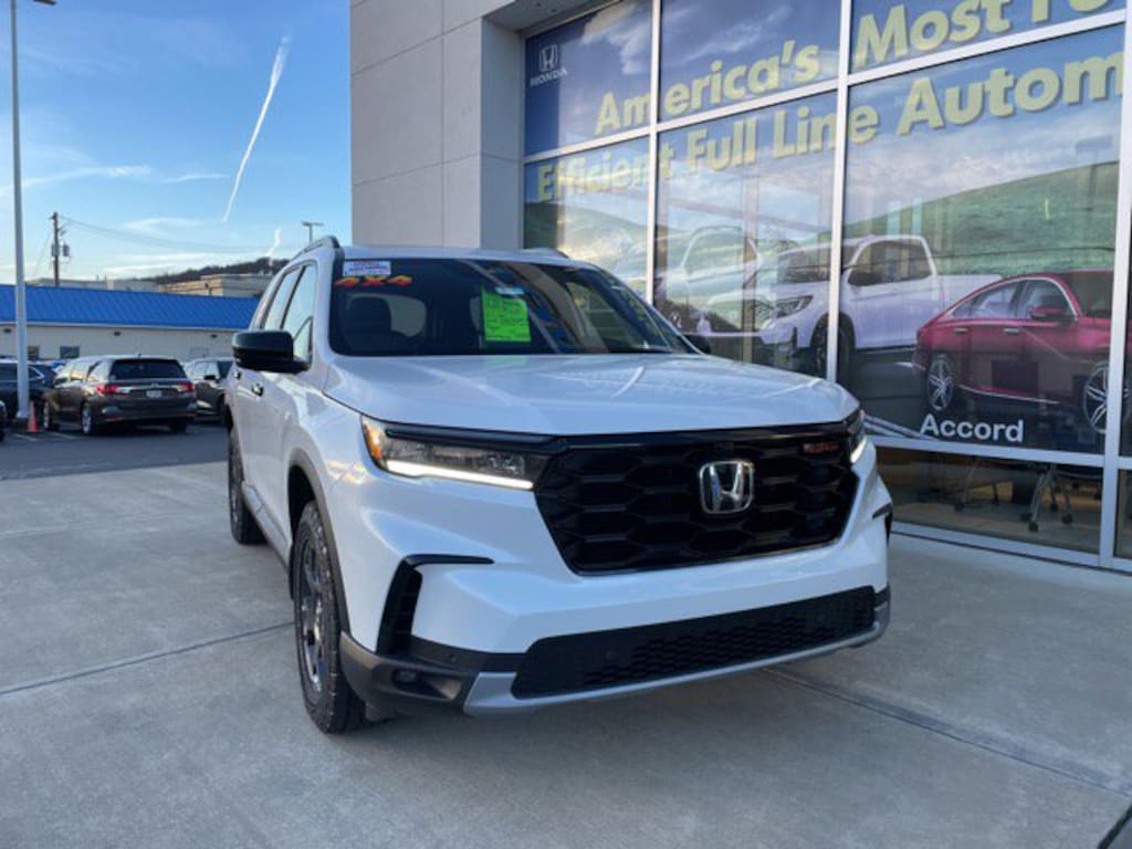 New 2025 Honda Pilot TrailSport SUV
