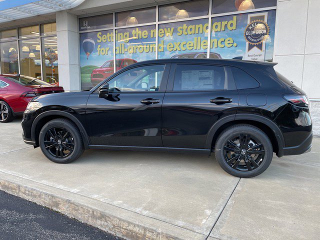 2026 Honda HR-V Sport photo 2