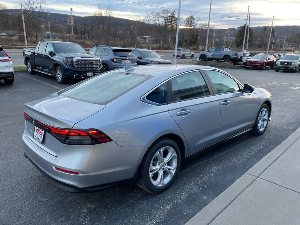 New 2025 Honda Accord LX Sedan