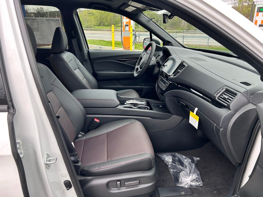 2026 Honda Ridgeline Black Edition - Photo 6