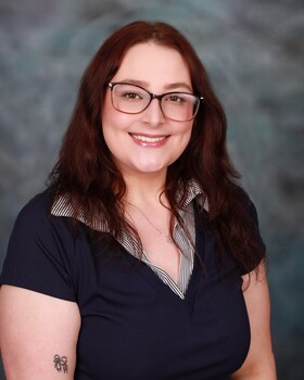 Staff member Hannah Smith from ID_9ab37eb9b021