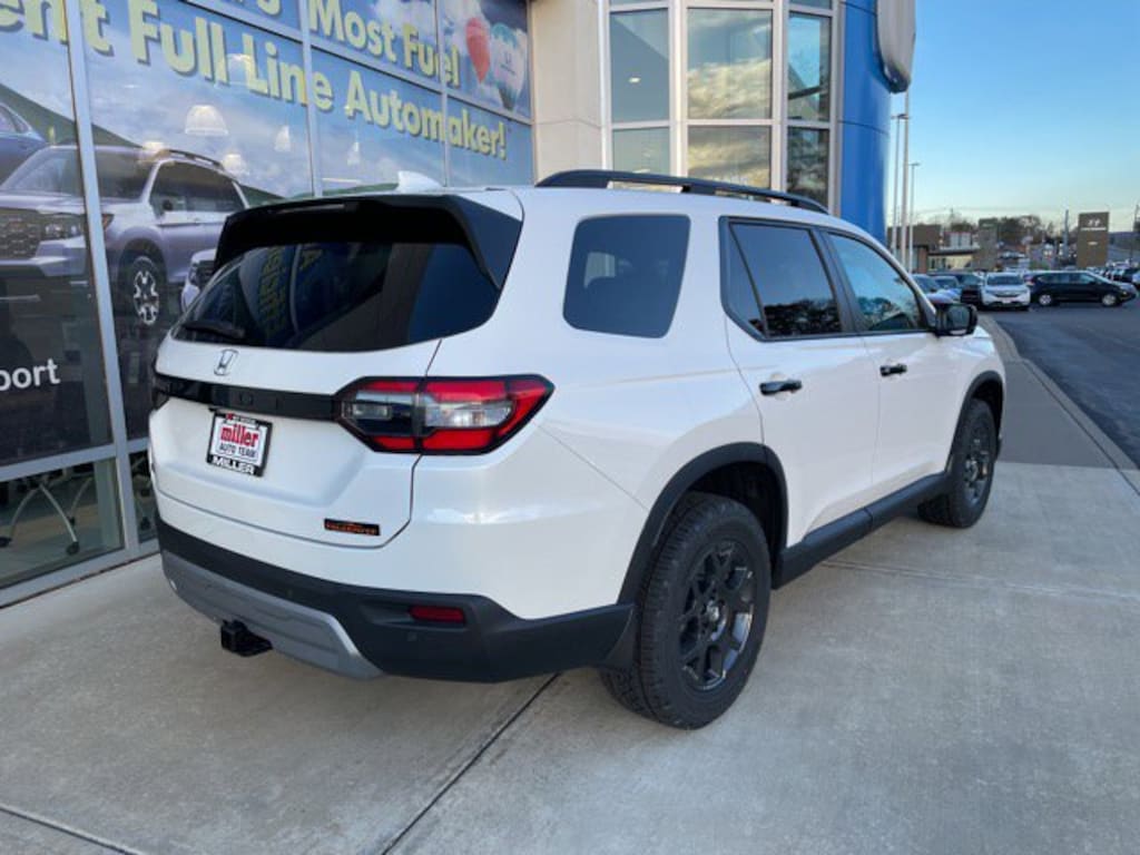 New 2025 Honda Pilot TrailSport SUV
