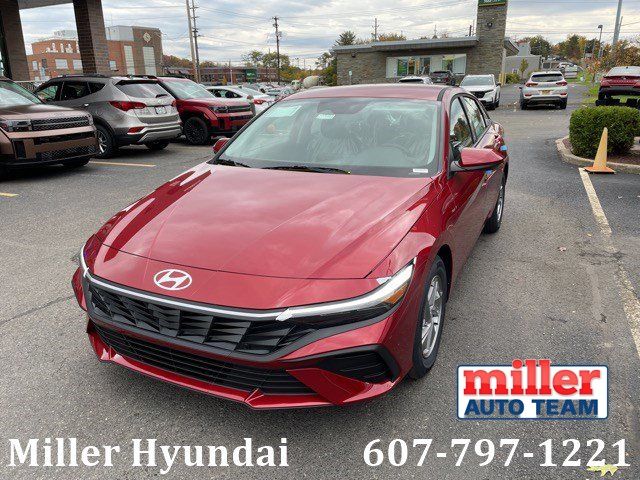 2025 Hyundai Elantra SE