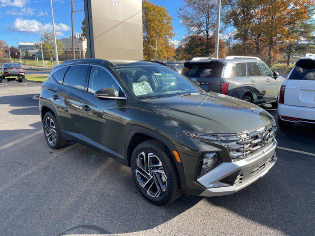 New 2025 Hyundai Tucson Limited AWD SUV