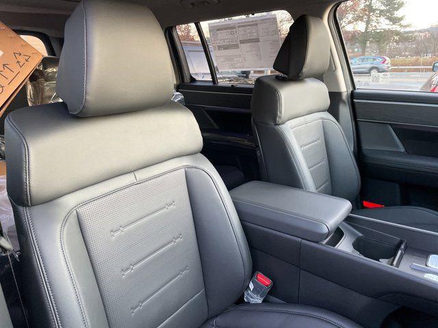 2026 Hyundai Santa Fe Limited - Photo 12