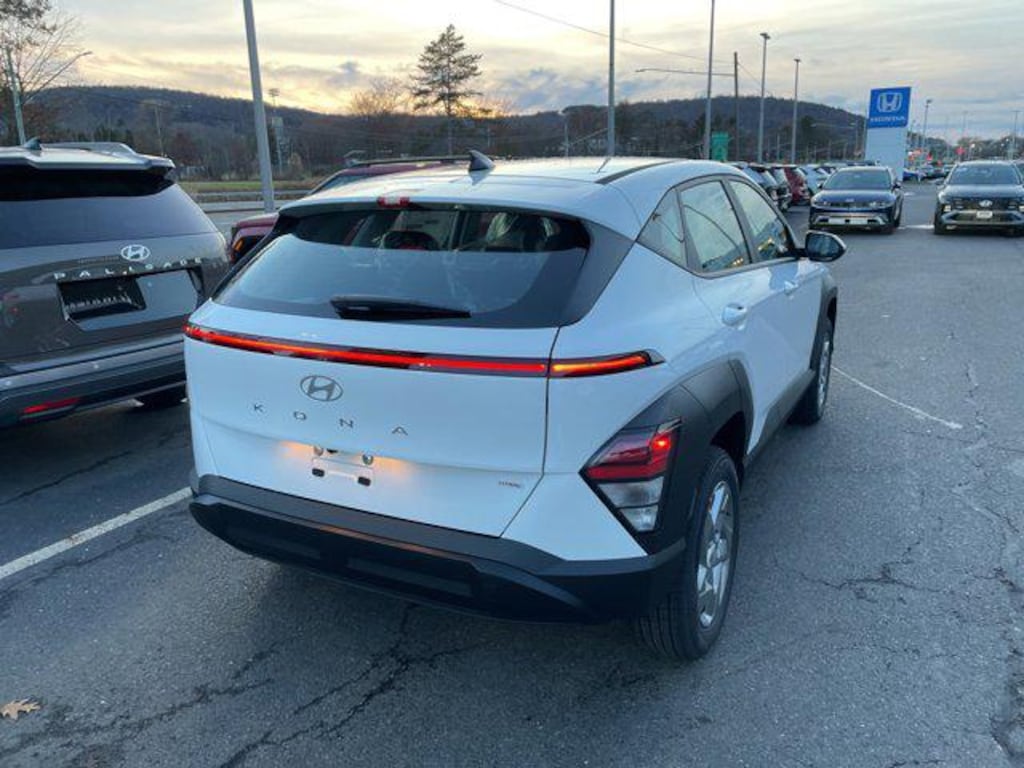 New 2026 Hyundai Kona SE AWD SUV