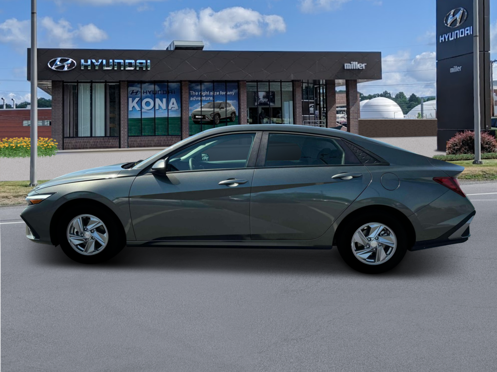 New 2025 Hyundai Elantra SE Sedan