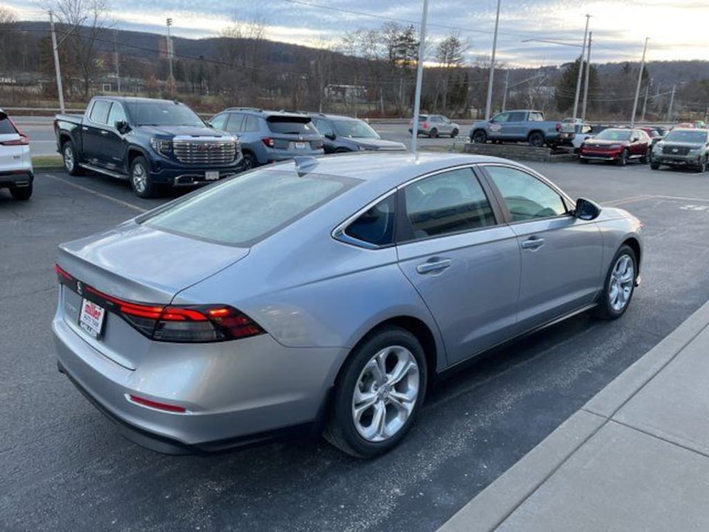 New 2025 Honda Accord LX Sedan
