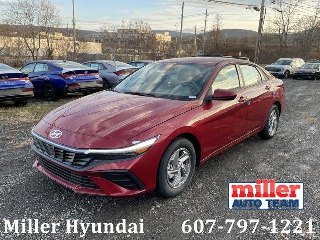 2025 Hyundai Elantra SE's photo