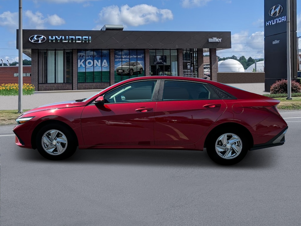 New 2025 Hyundai Elantra SE Sedan