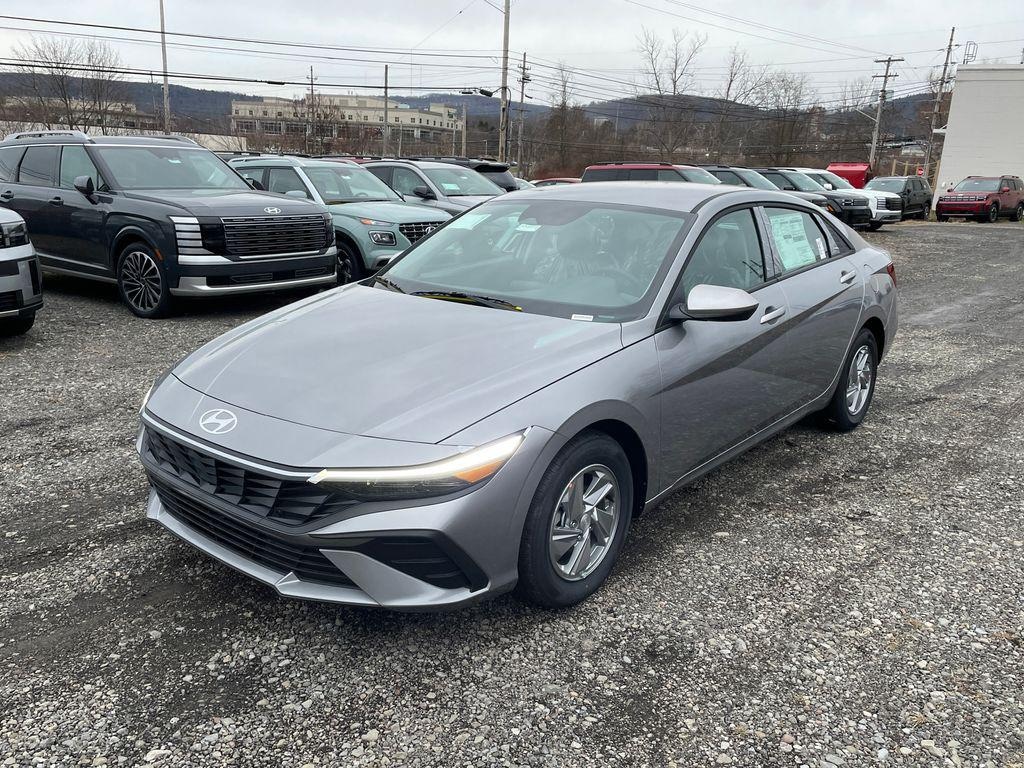 New 2026 Hyundai Elantra SE Sedan
