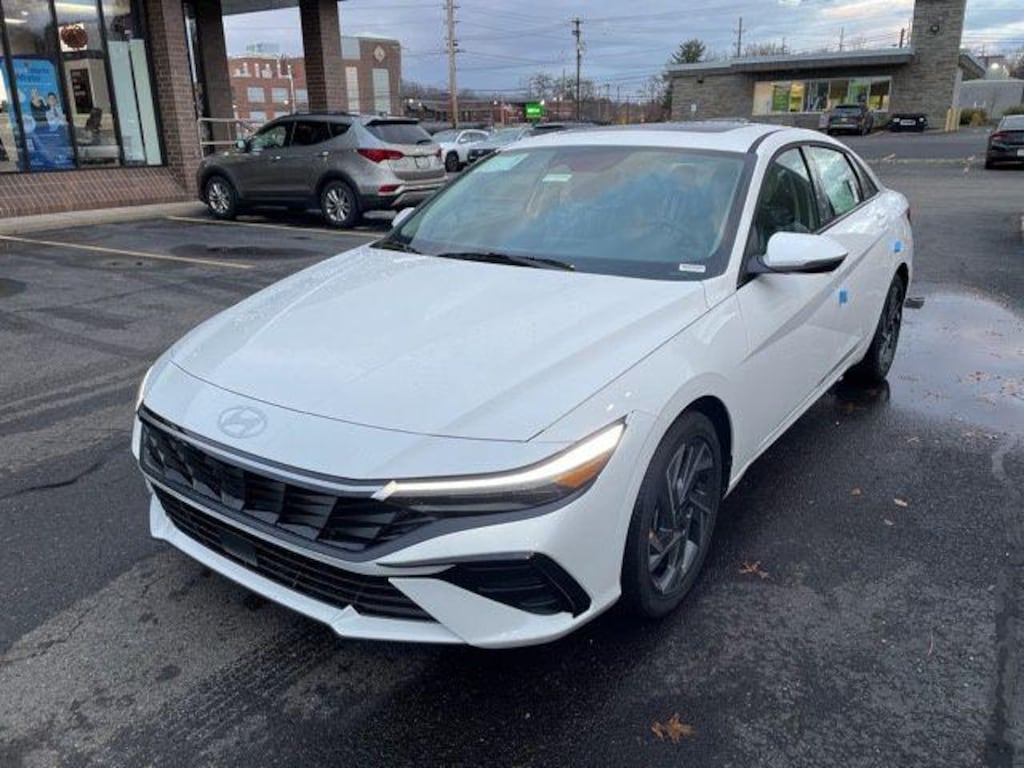 New 2026 Hyundai Elantra Limited Sedan
