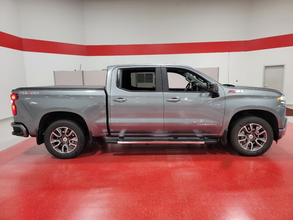 Used 2020 Chevrolet Silverado 1500 RST with VIN 3GCUYEED2LG412519 for sale in Saint Cloud, Minnesota