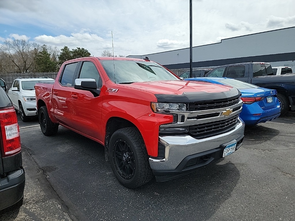 Used 2020 Chevrolet Silverado 1500 LT with VIN 3GCUYDED9LG419526 for sale in Saint Cloud, Minnesota